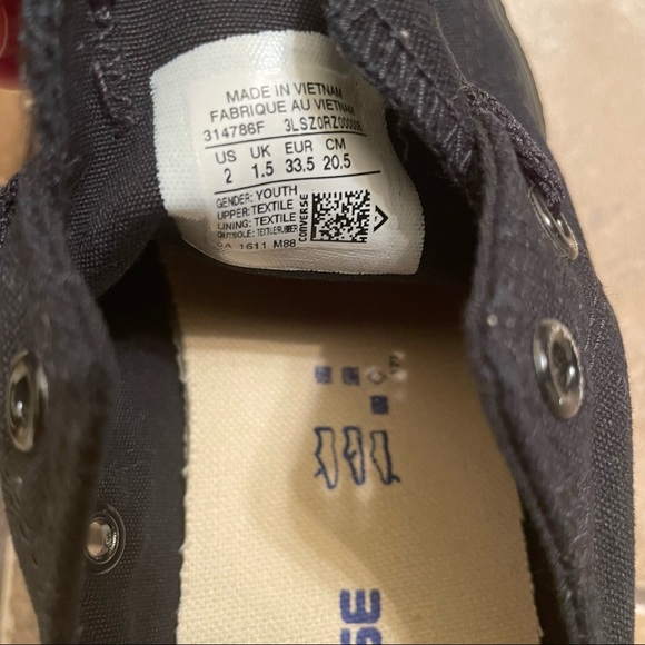 Boys Black Converse - Picture 3 of 3